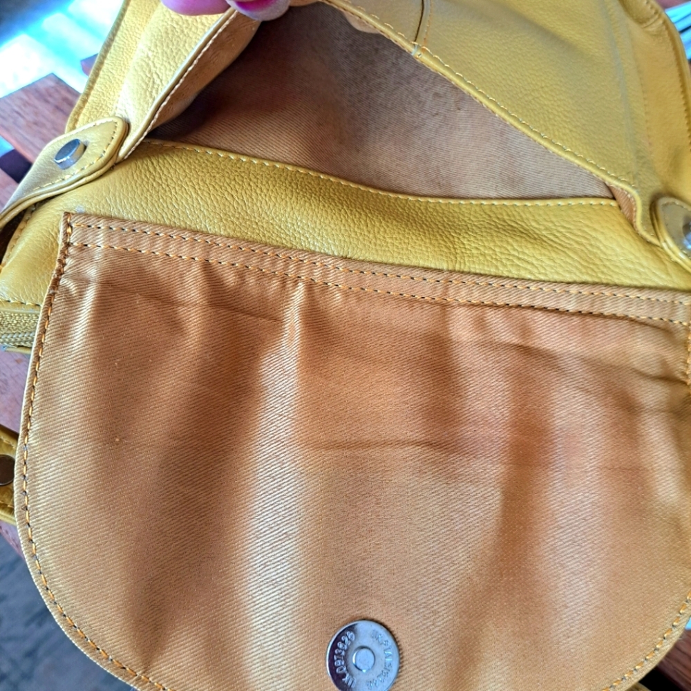Marco Avane Shoulder Bag. Tan Yellow Leather. - Picture 8 of 15